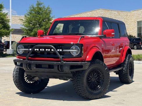 Used 2023 Ford Bronco Outer Banks AWD/4WD image 2