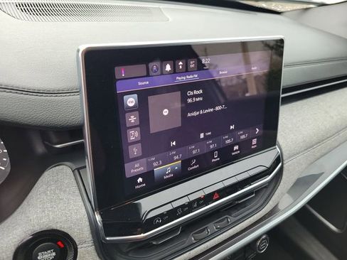 Used 2024 Jeep Compass Latitude w/ Altitude Special Edition image 21