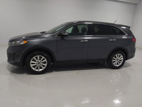 Used 2020 Kia Sorento LX image 2