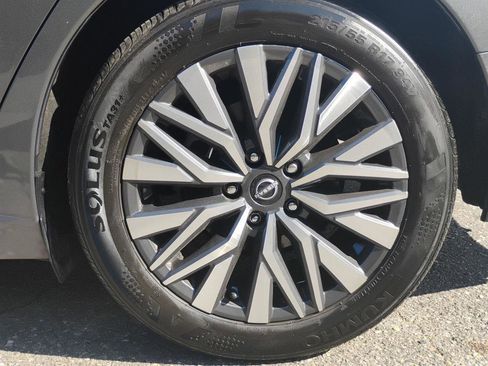 Used 2024 Nissan Altima 2.5 SV image 9