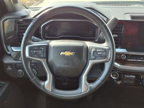 Used 2025 Chevrolet Silverado 1500 LT RWD image 14