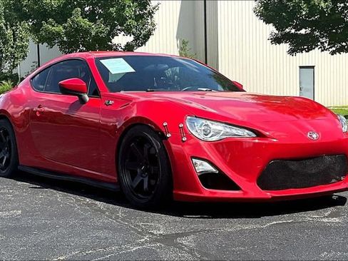Used 2013 Scion FR-S RWD image 2