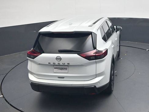 Used 2025 Nissan Rogue SV FWD image 25