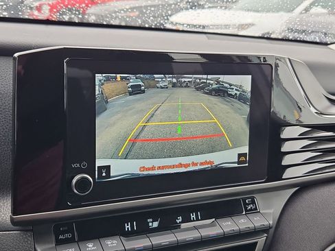 Used 2025 Toyota Camry LE image 34