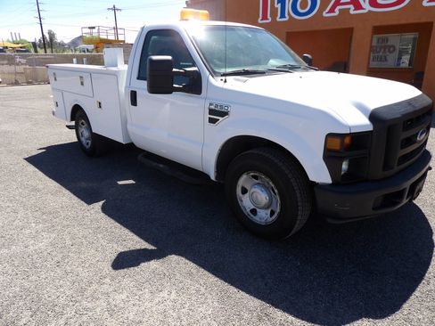 Used 2008 Ford F250 XL RWD image 2