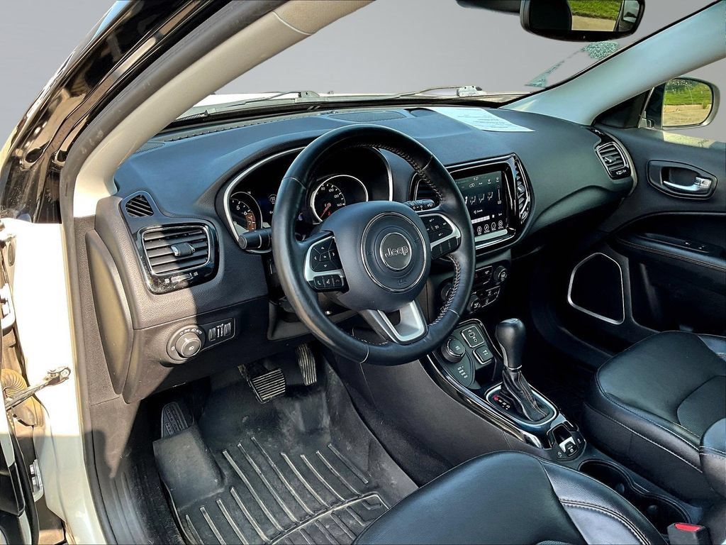 Used 2018 Jeep Compass Limited AWD/4WD image 19