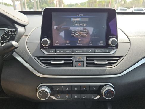 Used 2021 Nissan Altima 2.5 SR w/ SR Premium Package FWD image 8