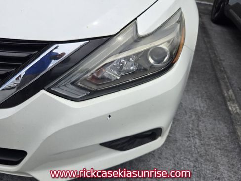 Used 2018 Nissan Altima 2.5 SR FWD image 6