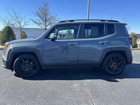 Used 2018 Jeep Renegade Altitude image 6