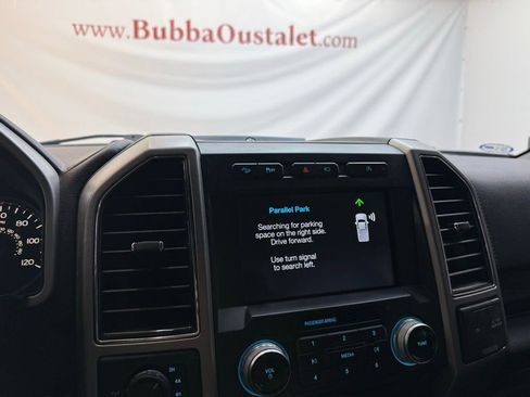 Used 2018 Ford F150 Lariat w/ Equipment Group 502A Luxury AWD/4WD image 16