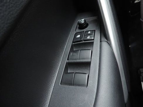 Used 2024 Toyota Corolla Cross SE image 28