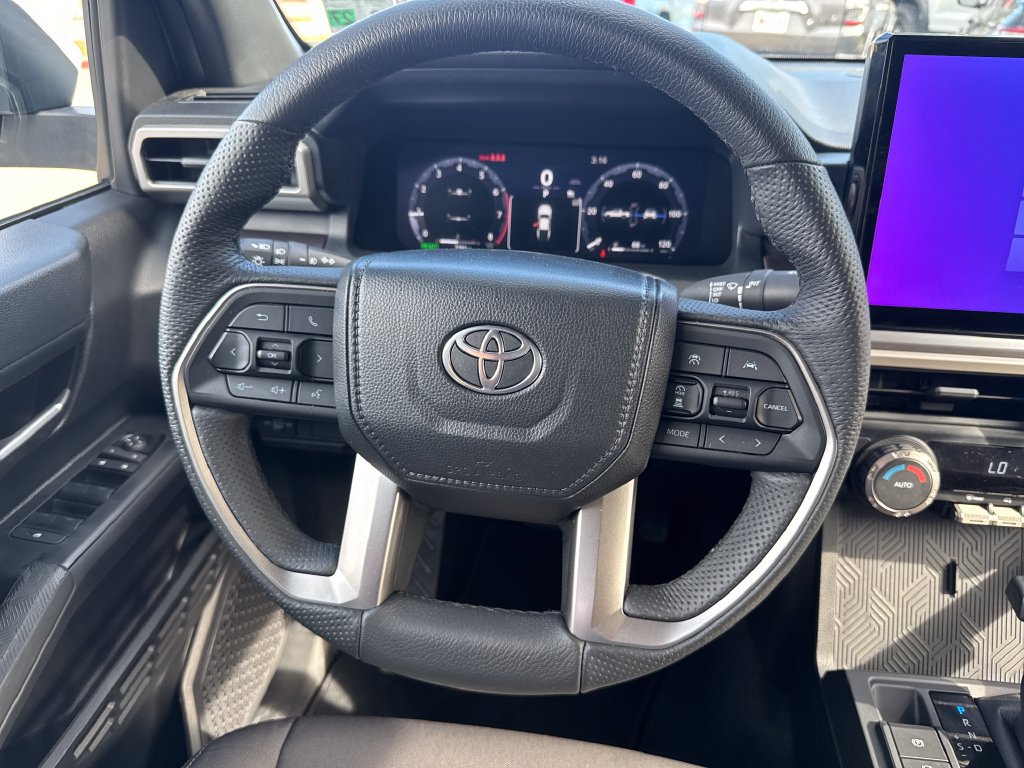 Used 2025 Toyota Tacoma TRD Off-Road AWD/4WD image 24