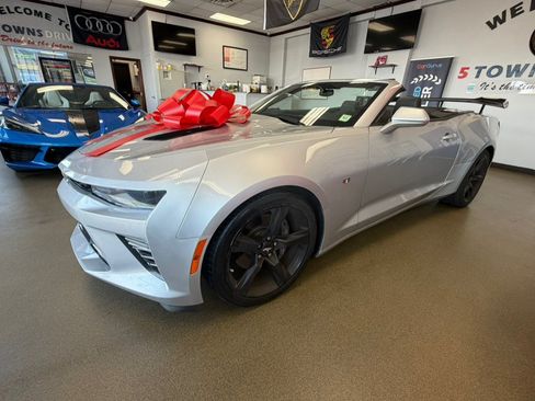 Used 2018 Chevrolet Camaro SS RWD image 7