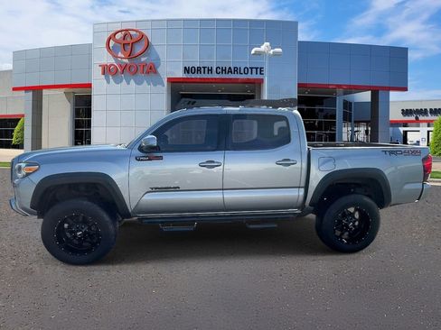 Used 2019 Toyota Tacoma TRD Off-Road w/ Technology Package image 6