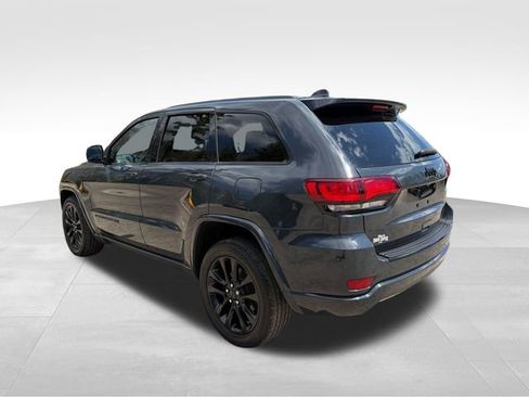 Used 2017 Jeep Grand Cherokee Altitude AWD/4WD image 5