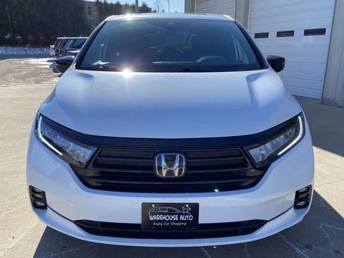 Used 2024 Honda Odyssey Sport image 3