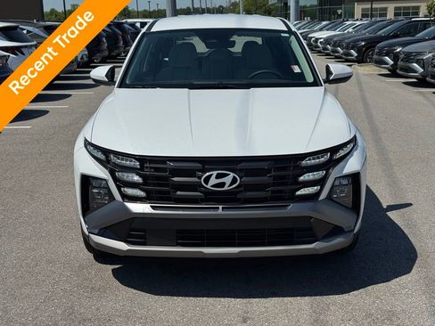 Used 2025 Hyundai Tucson SE image 5