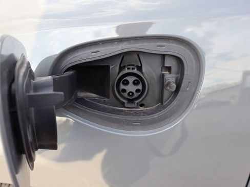 Used 2025 Chrysler Pacifica Select FWD image 40