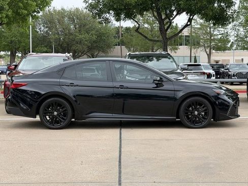 Certified 2025 Toyota Camry SE w/ Convenience Package image 3