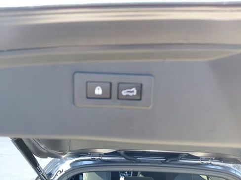 Used 2025 Subaru Outback Onyx Edition AWD/4WD image 32