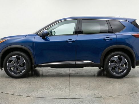 Used 2025 Nissan Rogue SV AWD/4WD image 5