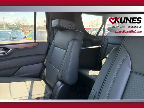 New 2026 GMC Yukon XL Denali w/ Denali Reserve Package image 39