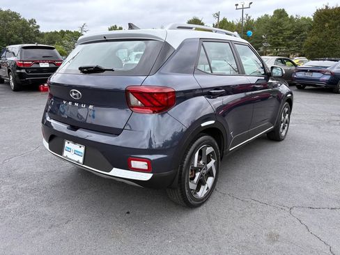 Used 2021 Hyundai Venue FWD image 7