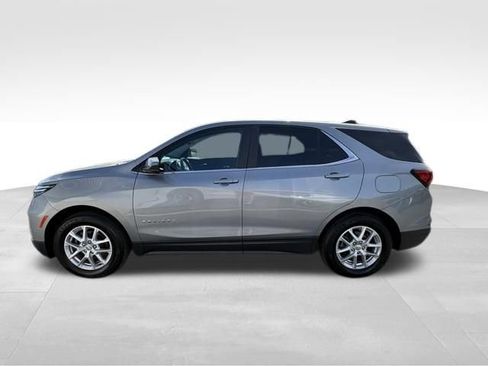 Used 2024 Chevrolet Equinox LT w/ Driver Convenience Package FWD image 12