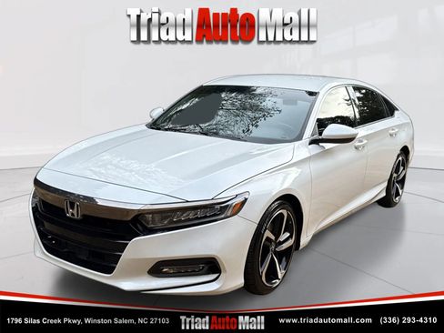 Used 2018 Honda Accord Sport image 9