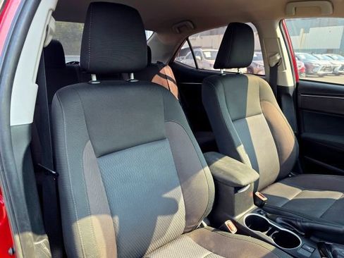 Used 2017 Toyota Corolla LE w/ Carpet Mat Package (TMS) FWD image 41