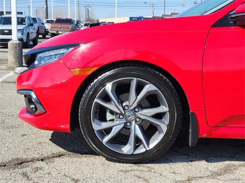 Used 2019 Honda Civic Touring image 9