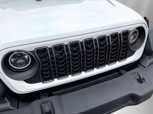 Used 2024 Jeep Wrangler Unlimited Sport AWD/4WD image 33