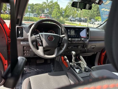 Used 2025 Nissan Frontier PRO-4X w/ Pro Convenience Package AWD/4WD image 35