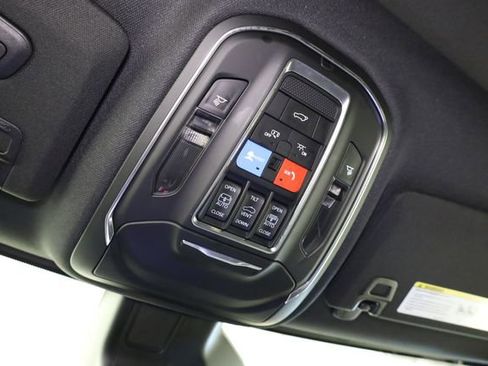 Used 2025 Jeep Grand Cherokee L Limited image 27