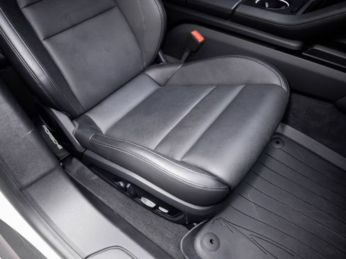 Used 2023 Porsche Taycan w/ Premium Package image 58