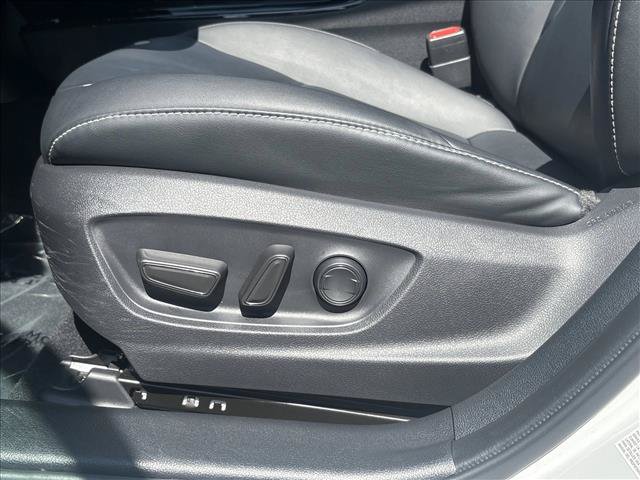 Certified 2021 Toyota Prius Prime Limited FWD image 11