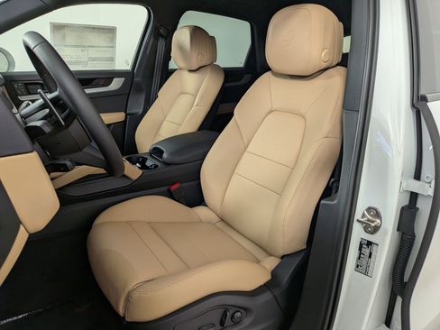 New 2026 Porsche Cayenne AWD/4WD image 5