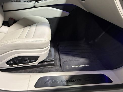 Used 2022 Porsche Panamera GTS image 54