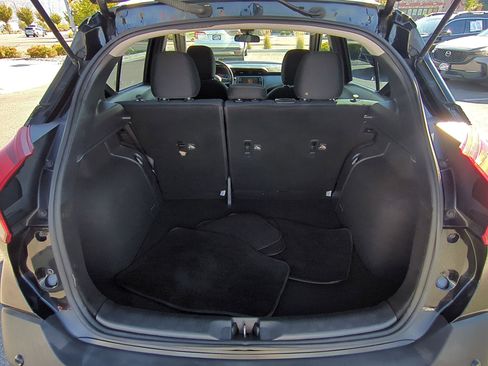 Used 2020 Nissan Kicks SV image 30