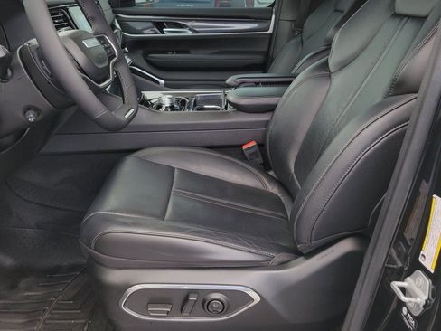 Used 2022 Jeep Wagoneer Series I image 6