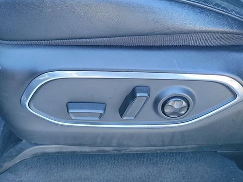 Used 2024 Jeep Wagoneer L Series II RWD image 20