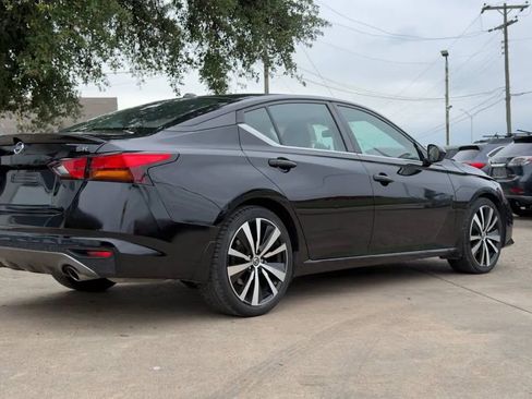 Used 2020 Nissan Altima 2.5 SR FWD image 3