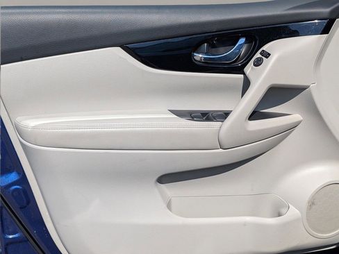 Used 2022 Nissan Rogue Sport SL image 29