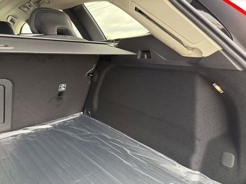 New 2026 Volvo XC60 B5 Plus w/ Climate Package image 27