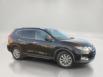 Used 2017 Nissan Rogue SV