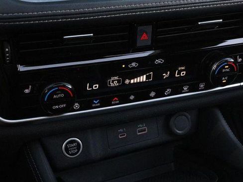 Used 2023 Nissan Rogue SL w/ SL Premium Package image 20