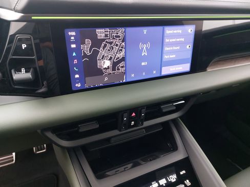 New 2026 Porsche Macan 4S Electric image 22