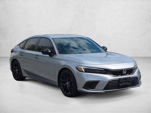 Used 2023 Honda Civic Sport image 3