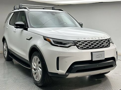 Certified 2025 Land Rover Discovery S AWD/4WD image 15