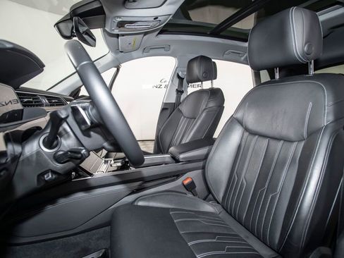 Used 2019 Audi e-tron Prestige AWD/4WD image 13